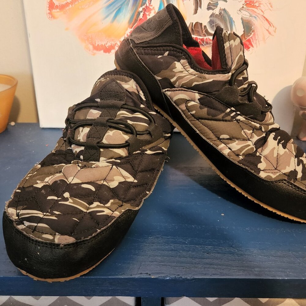 Men's size 11 NEW BALANCE green camouflage slip on fabric|leather sneakers